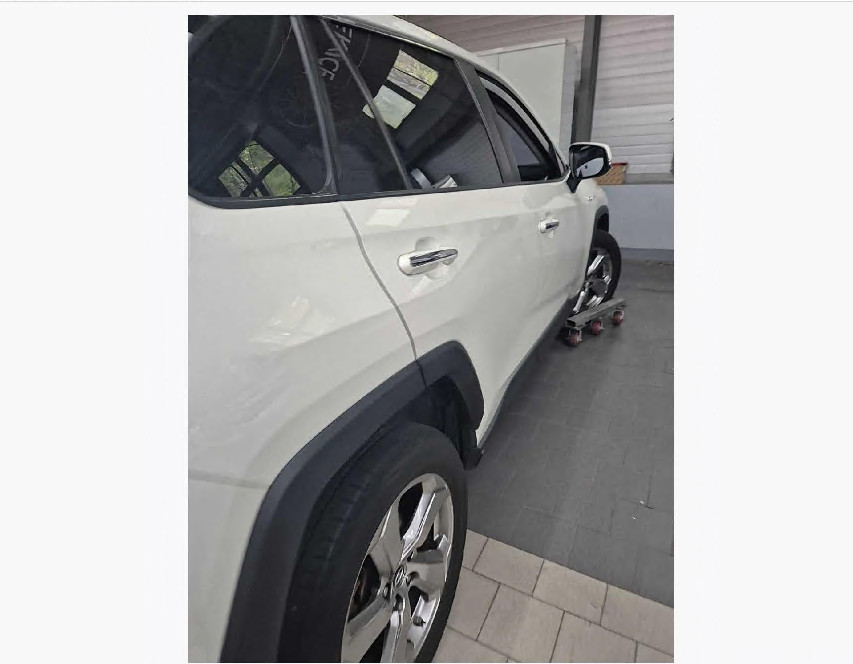 토요타 RAV4 Hybrid AWD