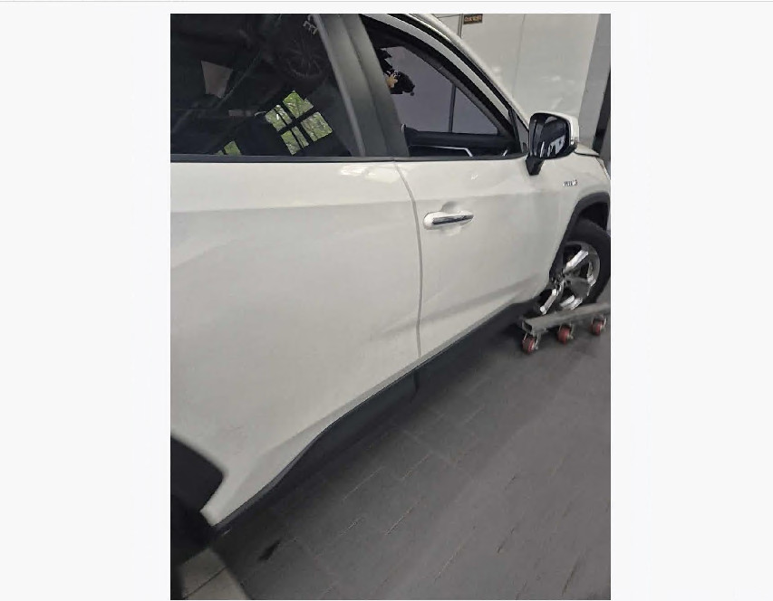 토요타 RAV4 Hybrid AWD