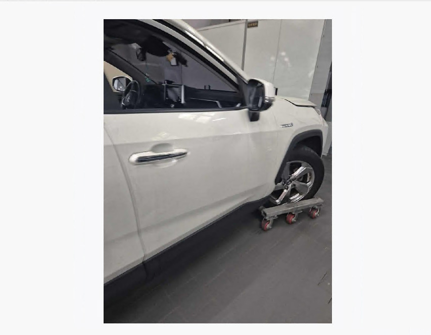 토요타 RAV4 Hybrid AWD