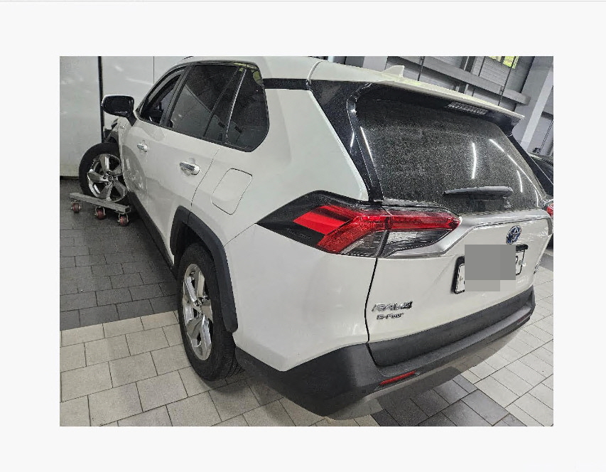 토요타 RAV4 Hybrid AWD