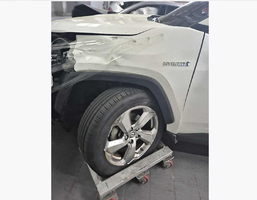토요타 RAV4 Hybrid AWD