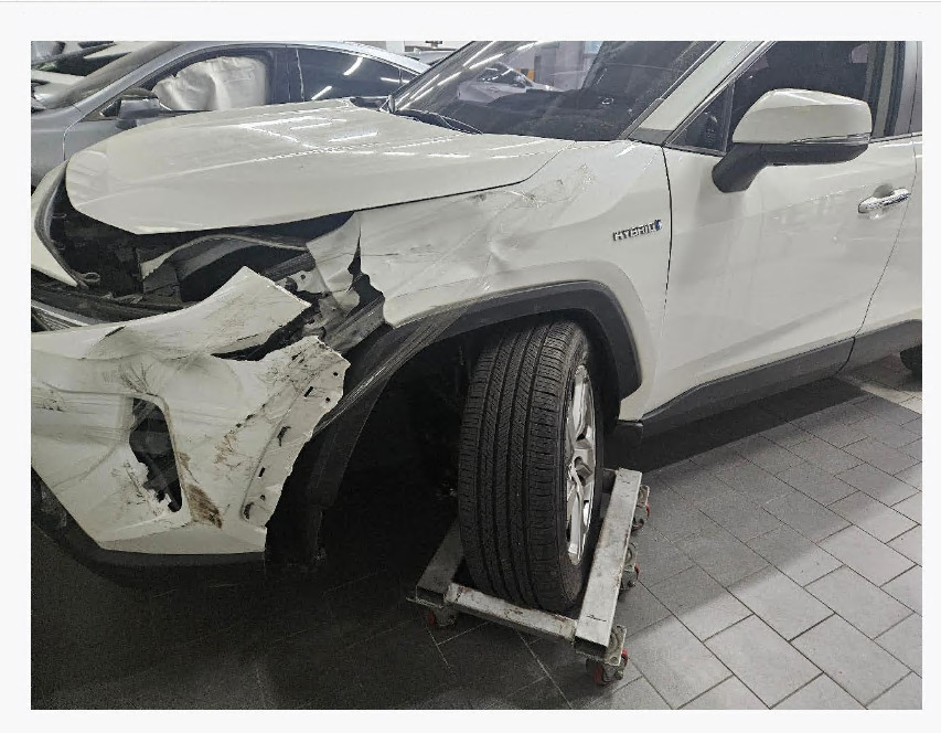 토요타 RAV4 Hybrid AWD