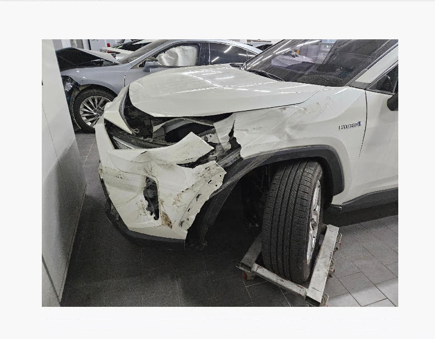 토요타 RAV4 Hybrid AWD