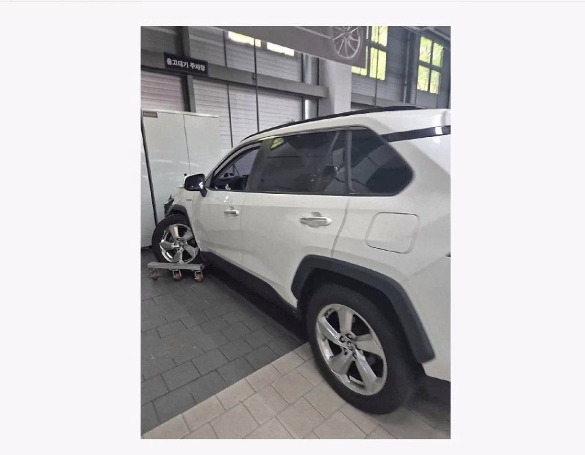 토요타 RAV4 Hybrid AWD