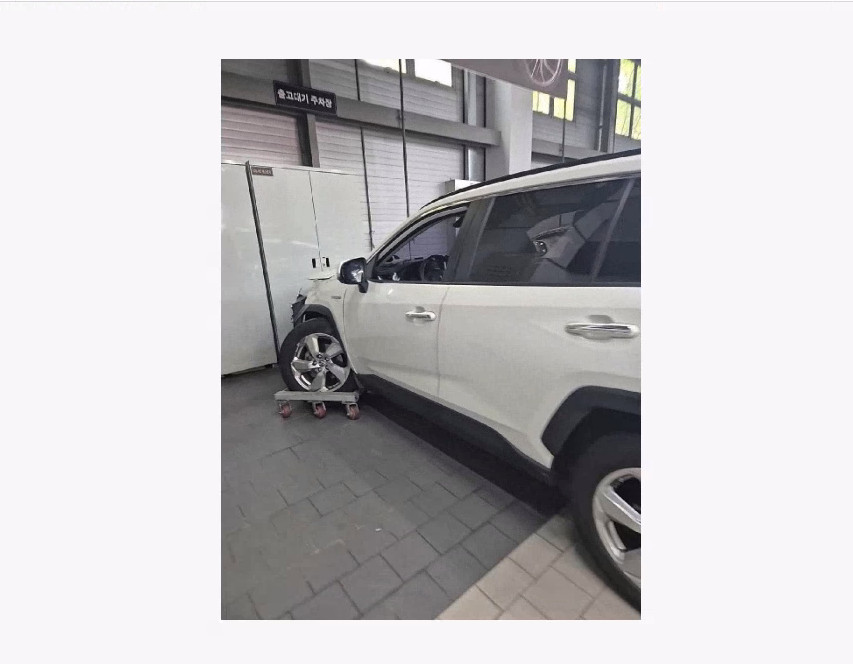 토요타 RAV4 Hybrid AWD