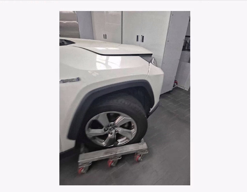 토요타 RAV4 Hybrid AWD