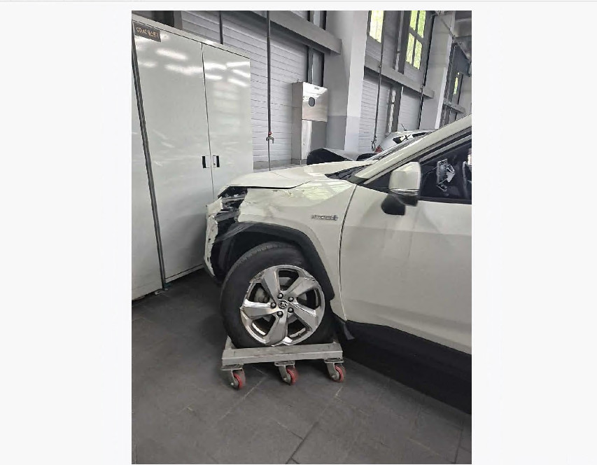 토요타 RAV4 Hybrid AWD