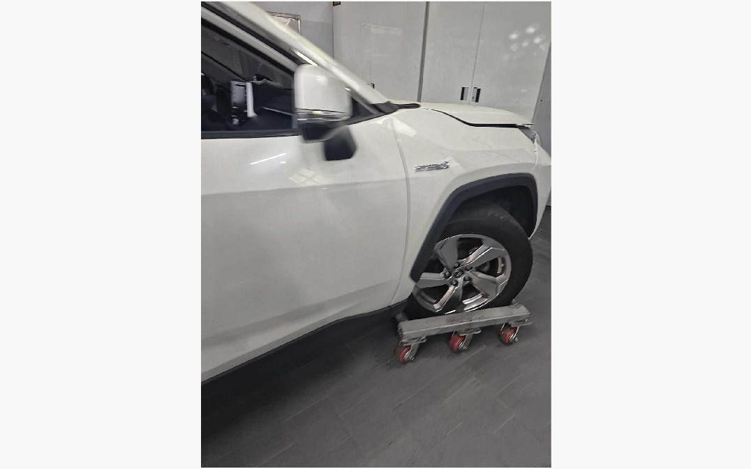 토요타 RAV4 Hybrid AWD