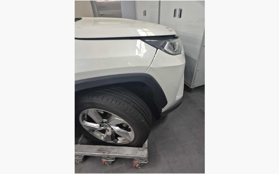 토요타 RAV4 Hybrid AWD