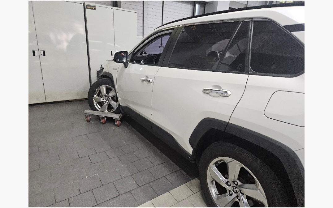토요타 RAV4 Hybrid AWD