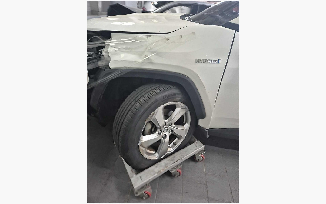토요타 RAV4 Hybrid AWD