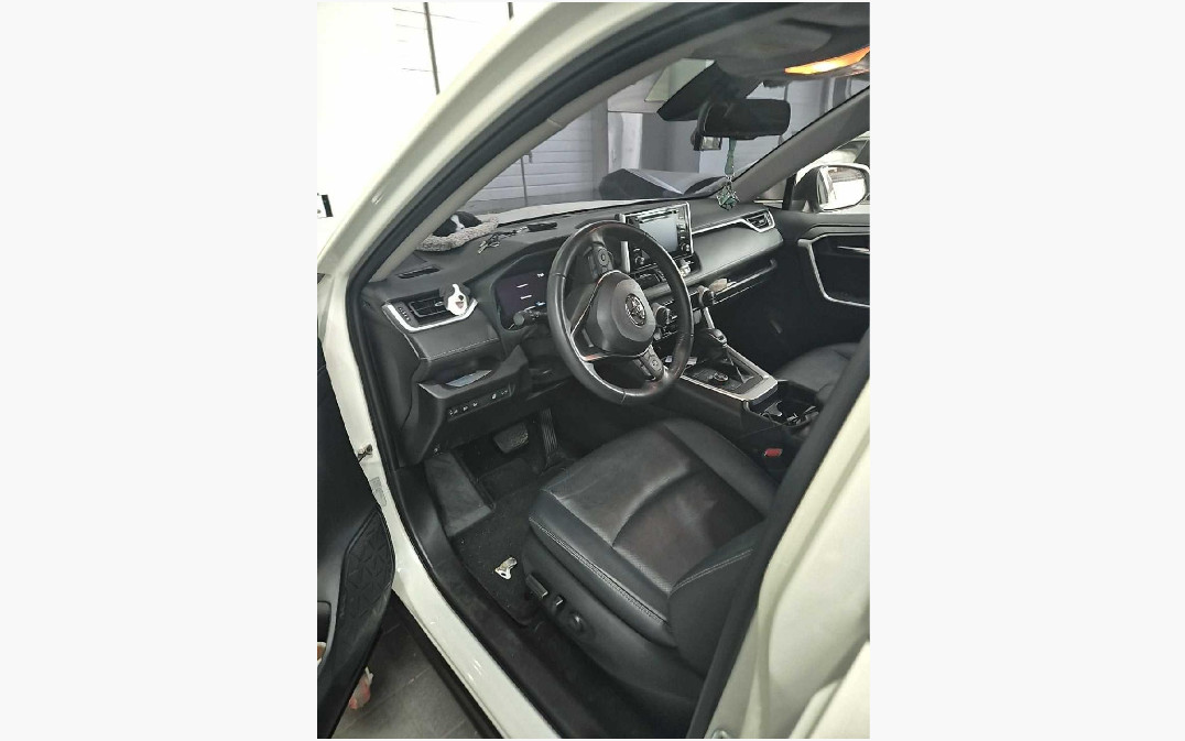 토요타 RAV4 Hybrid AWD