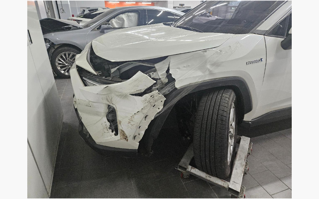 토요타 RAV4 Hybrid AWD