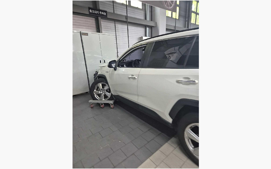 토요타 RAV4 Hybrid AWD