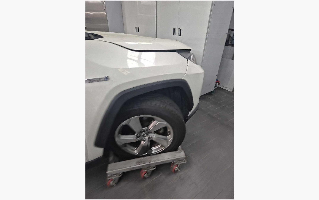 토요타 RAV4 Hybrid AWD