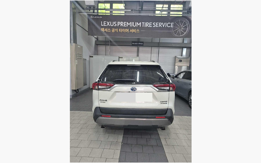 토요타 RAV4 Hybrid AWD