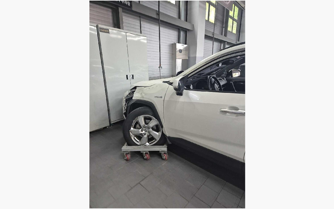 토요타 RAV4 Hybrid AWD