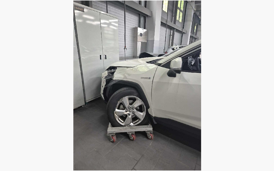 토요타 RAV4 Hybrid AWD