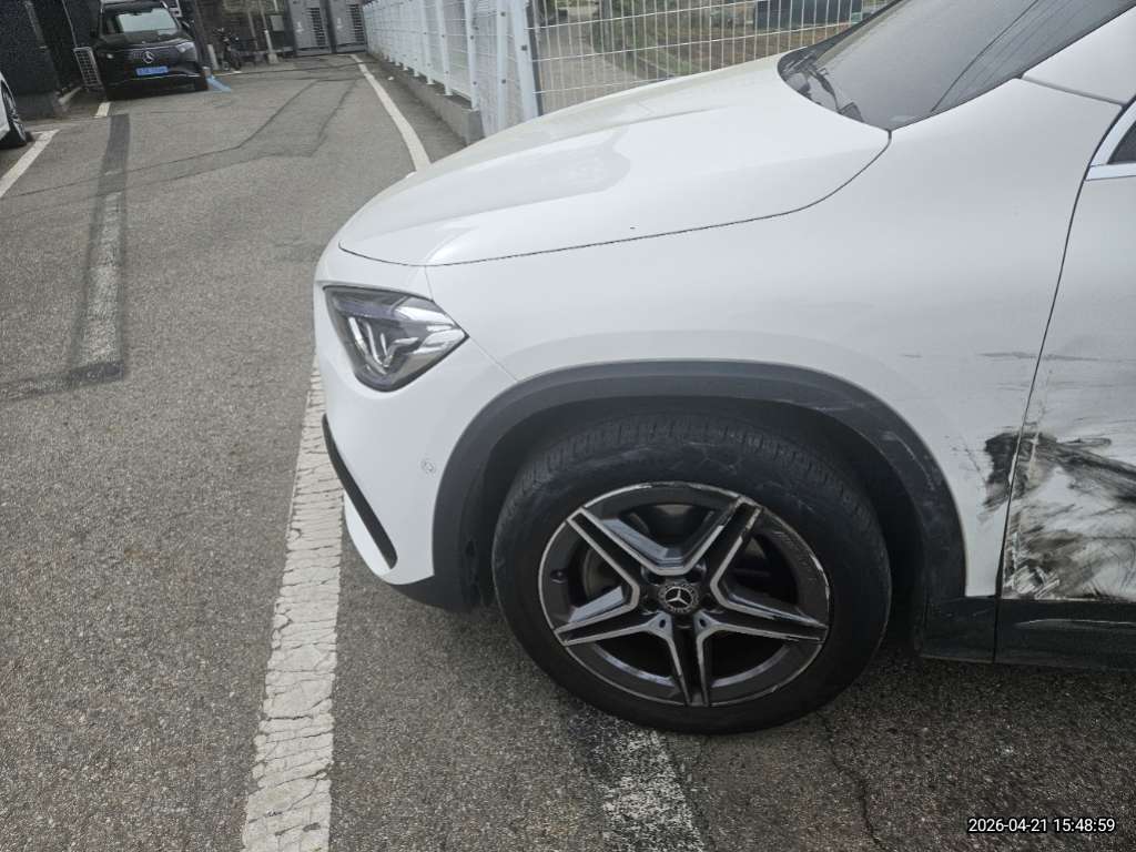 Mercedes-Benz GLA250 4MATIC