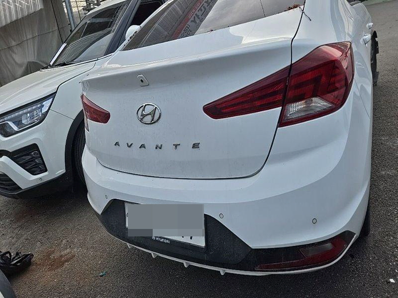 아반떼(AVANTE)