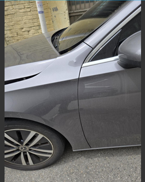 Mercedes-Benz A220 Sedan