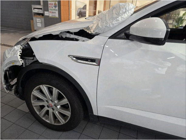 재규어 E-PACE D180