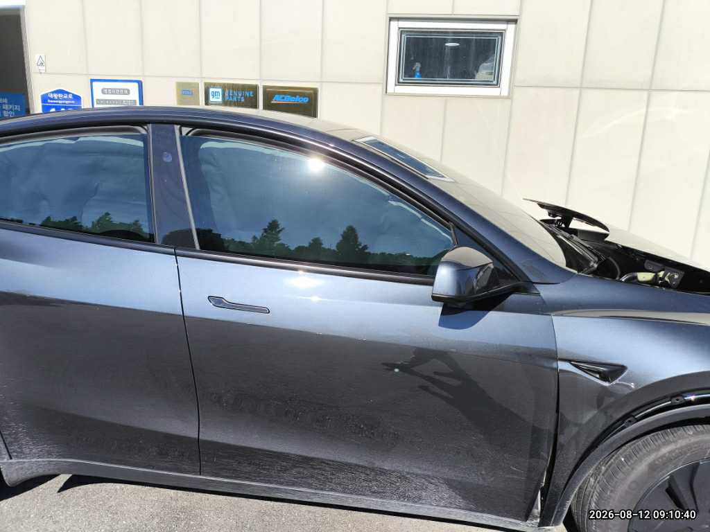 Model Y Premium RWD (사업자)