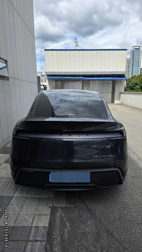 Model Y Premium RWD (사업자)