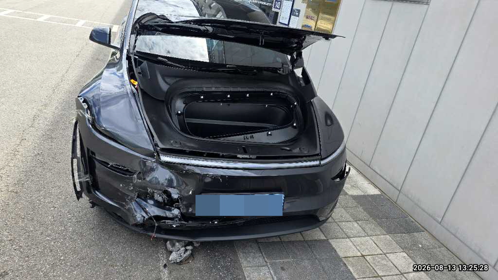 Model Y Premium RWD (사업자)