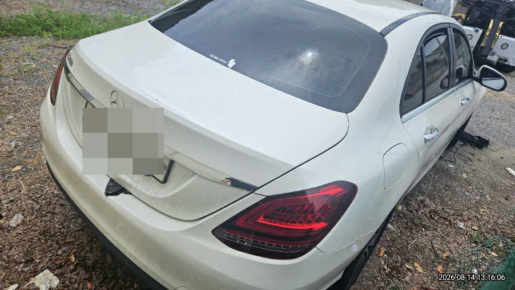 Mercedes-Benz C200