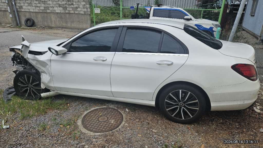 Mercedes-Benz C200