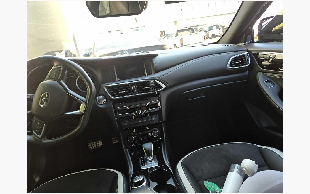 INFINITI Q30