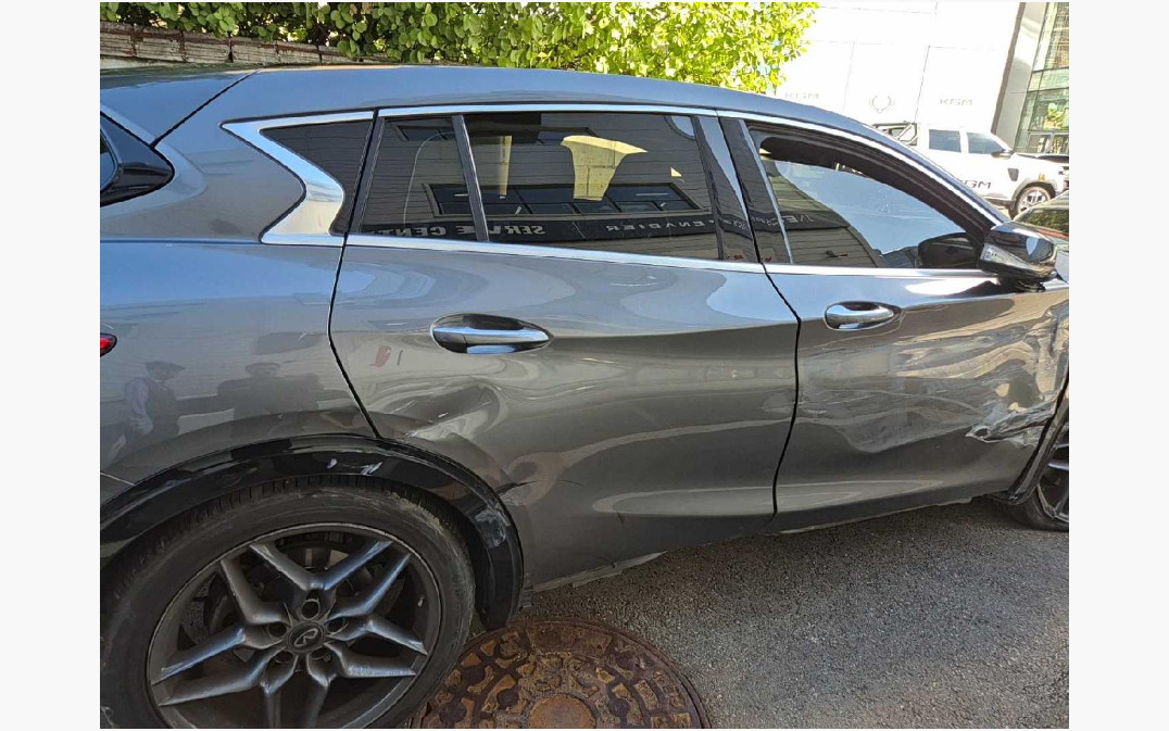INFINITI Q30
