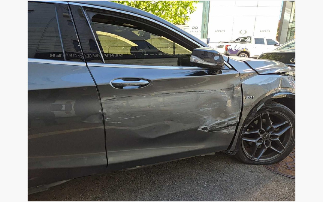 INFINITI Q30